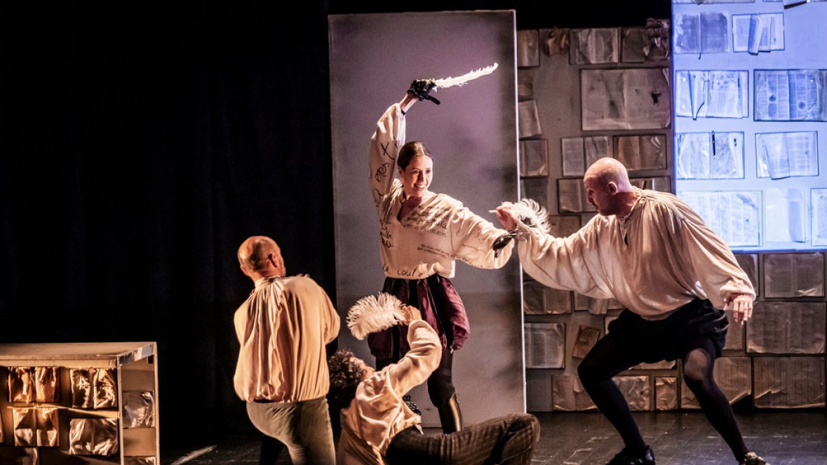 Puesta en escena de la obra de Teatro Defondo