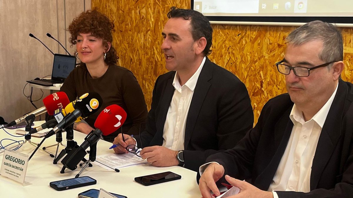 De izquierda a derecha Alba Hernández Soriano, Goyo García y Alberto Santamaría.