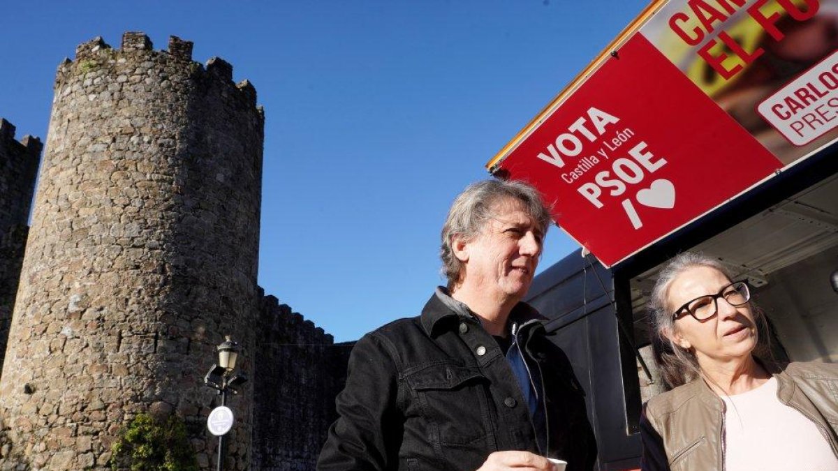 Carlos Martínez junto a Carmen Iglesias en Arenas de San Pedro (Ávila).