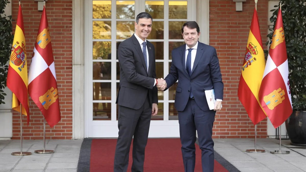 Sánchez y Mañueco en un encuentro en La Moncloa en 2024.