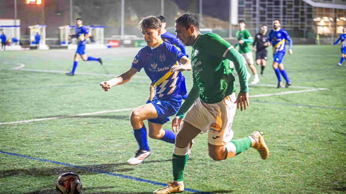 Imagen del último derbi entre Calasanz y San José que acabó con reparto de puntos.