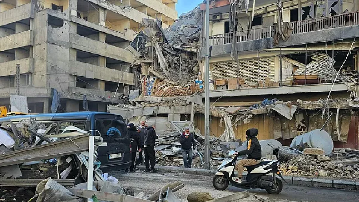 Un edificio destruido tras los ataques aéreos en el sur de Beirut.