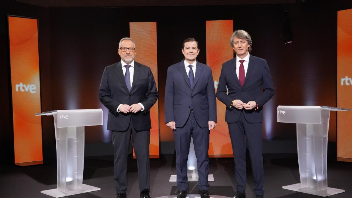 Carlos Pollán, Alfonso Fernández Mañueco y Carlos Martínez en el primer debate de las elecciones autonómicas.