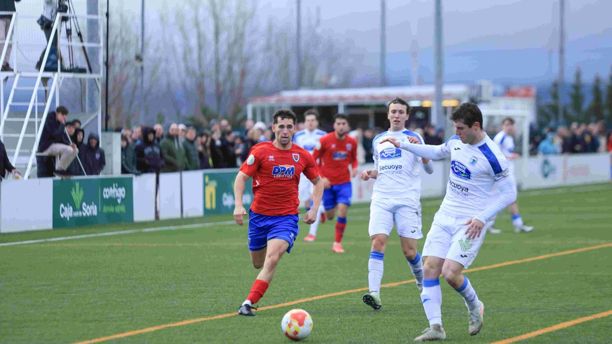 Imagen del Numancia B-Almazán de la primera vuelta que se celebró en la Ciudad Deportiva.
