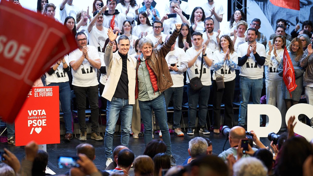 Respaldo a la candidatura de Carlos Martínez en una abarrotada Audiencia.