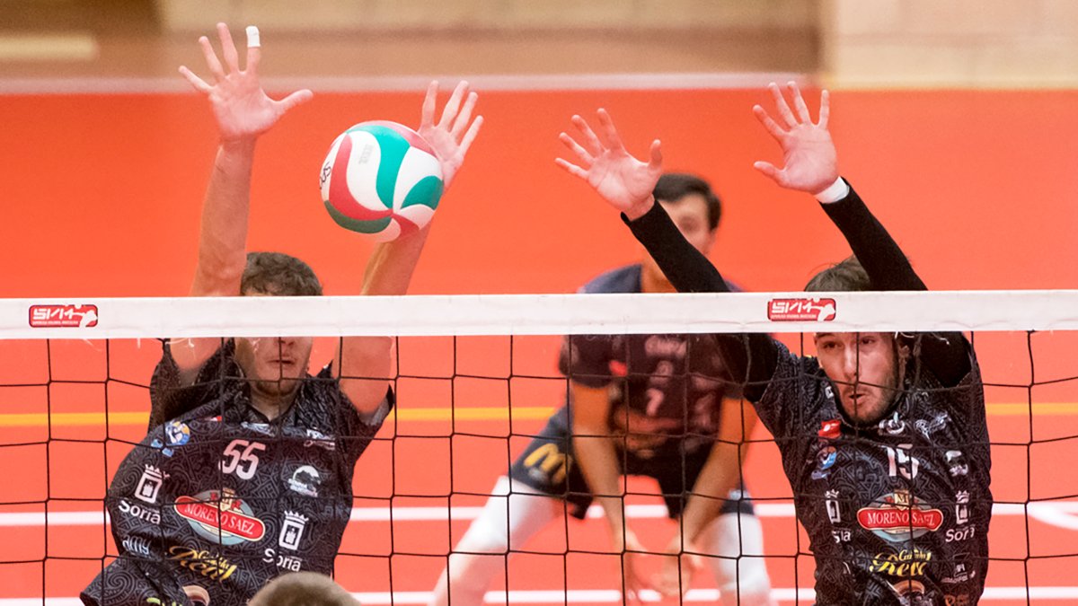 El Moreno Sáez Sporting no jugó un buen partido en Burgos, pese a que venció en el quinto set.