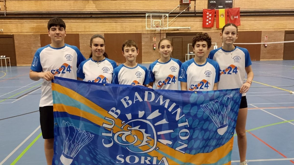 El equipo filial del Club Bádminton Soria.
