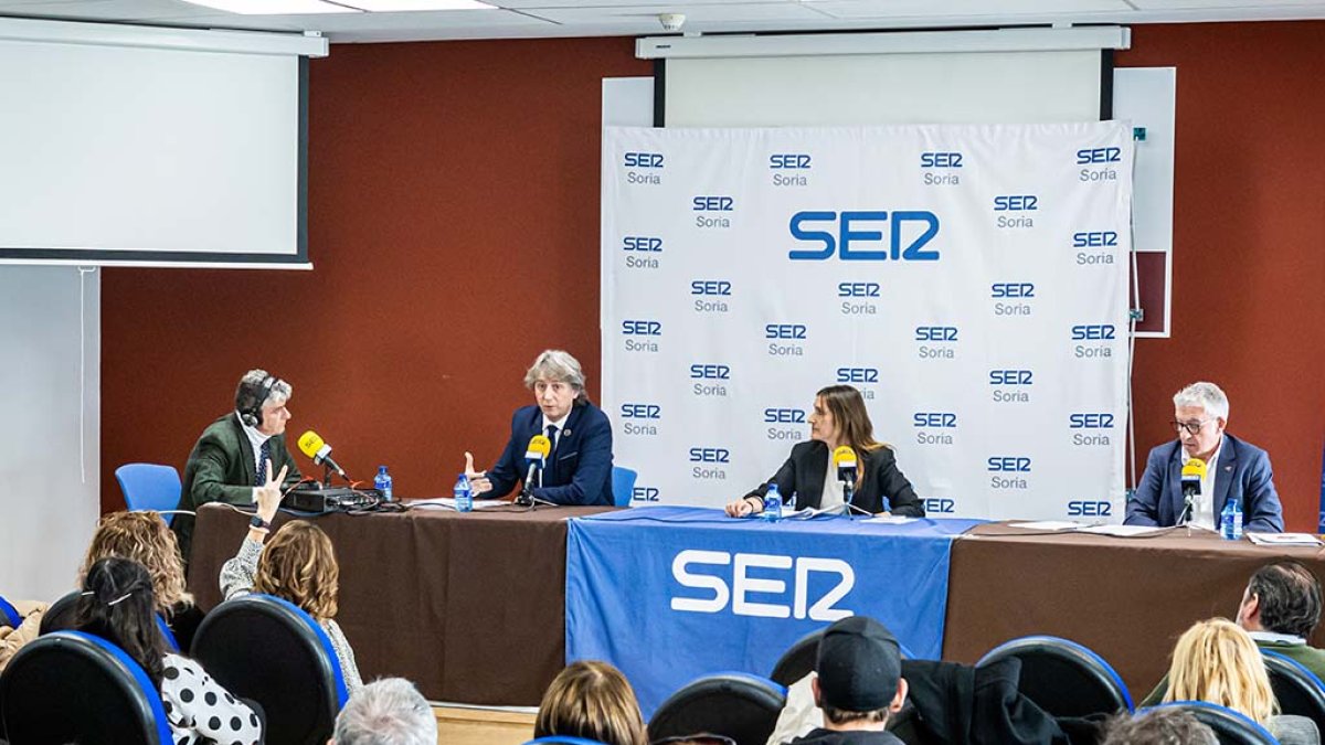 Debate electoral entre Carlos Martínez, Rocío Lucas y Ángel Ceña, organizado por la Ser en el Campus.