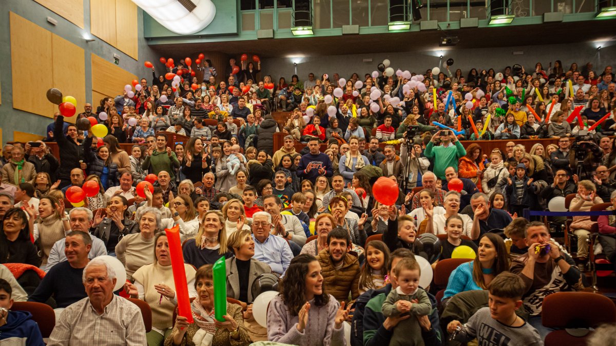 Público asistente al sorteo de los jurados.