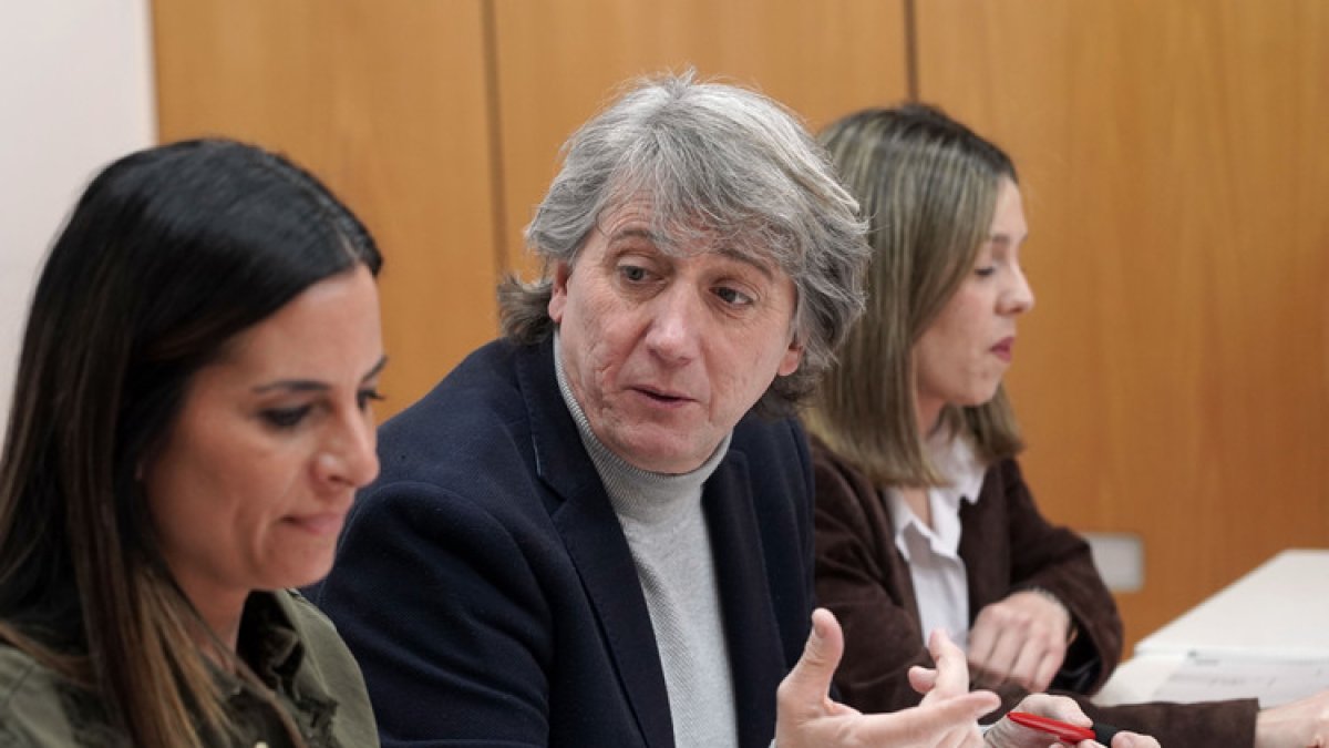 Carlos Martínez durante la reunión feminista este martes en Valladolid.