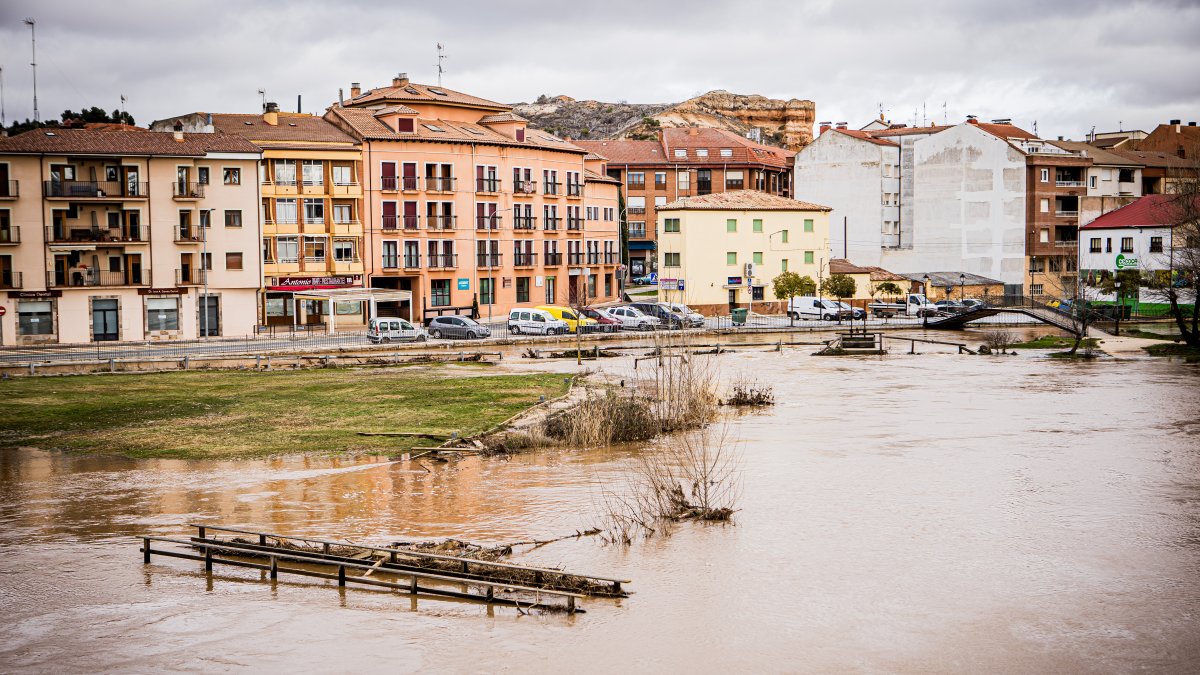 El Duero a su paso por San Esteban de Gormaz, el pasado febrero.