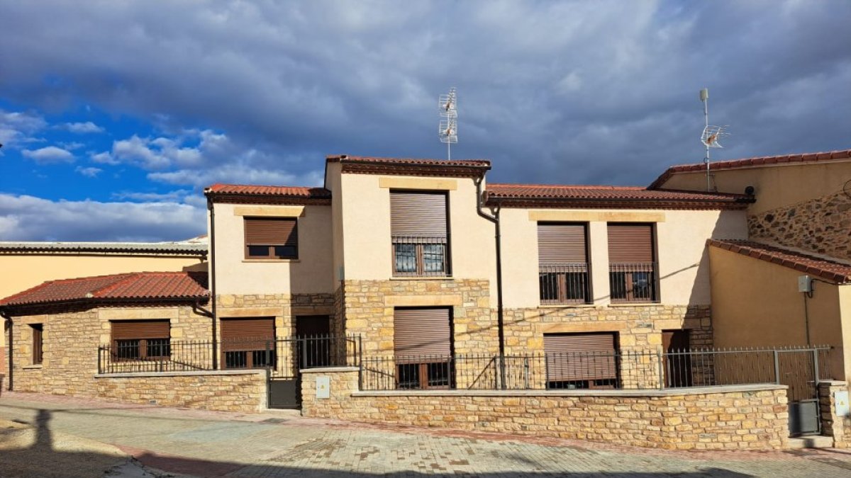 Dos adosados y un apartamento ponía a disposición la localidad.
