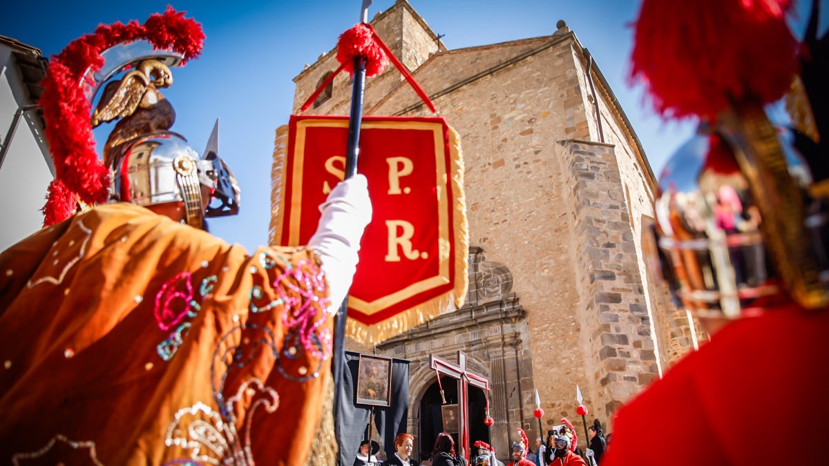 Los Felipecuartos de la Vera Cruz durante la procesión del Viernes Santo en Ágreda.