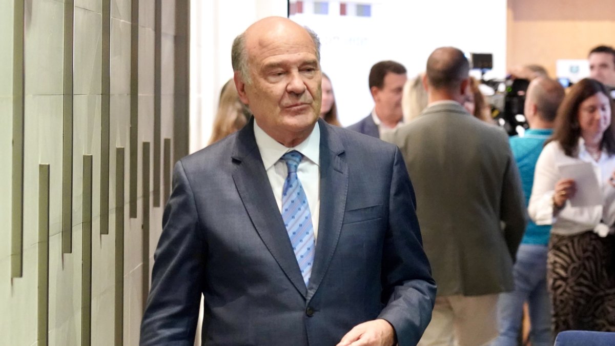 El presidente del Colegio de Médicos de León, José Luis Díaz Villarig.