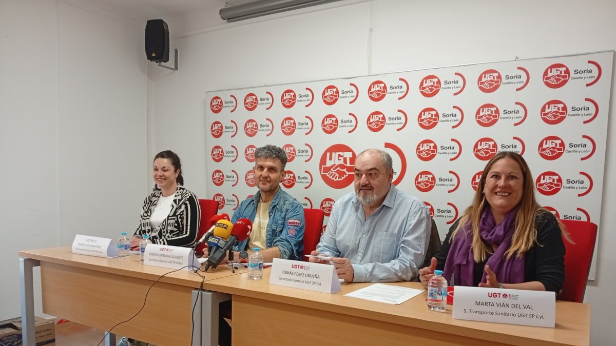 Yusta, Mialdea, Pérez Urueña y Vián, responsables de UGT, en la rueda de prensa.