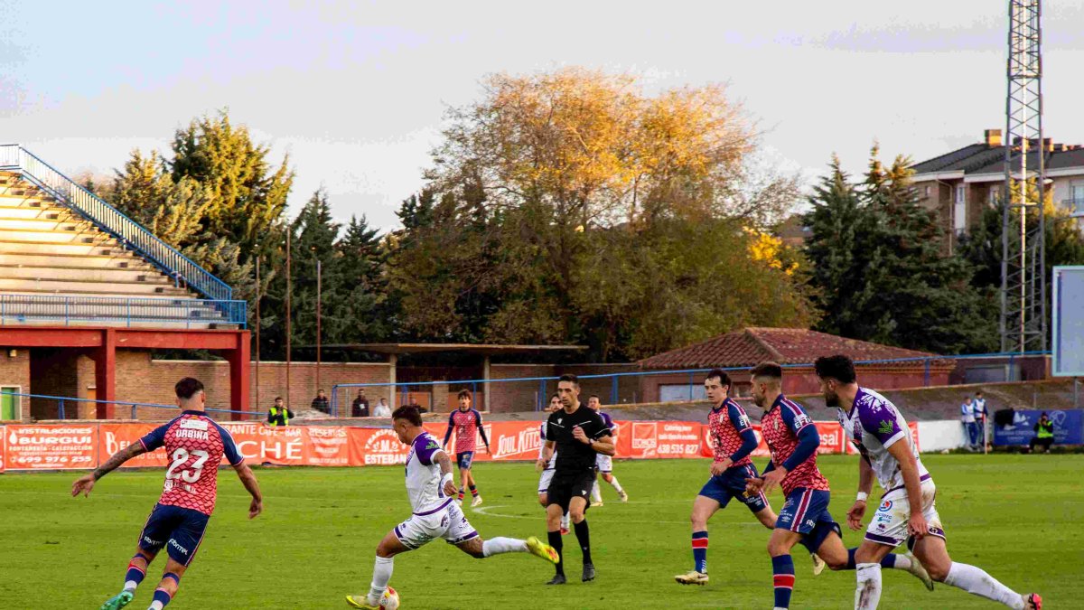 Imagen del Ávila-Numancia de la primera vuelta que acabó con empate a cero.