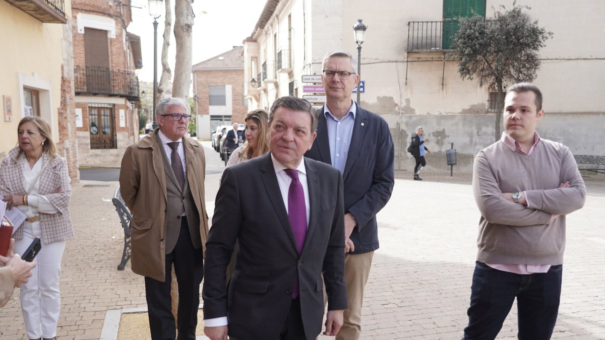 El consejero en funciones de la Presidencia, Luis Miguel González Gago, presenta la convocatoria de ayudas a mancomunidades de 2026.