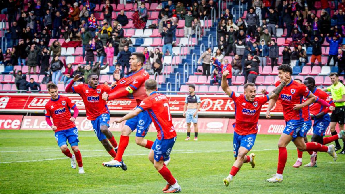 El Numancia espera certificar la promoción ganando el domingo al Marino de Luanco.
