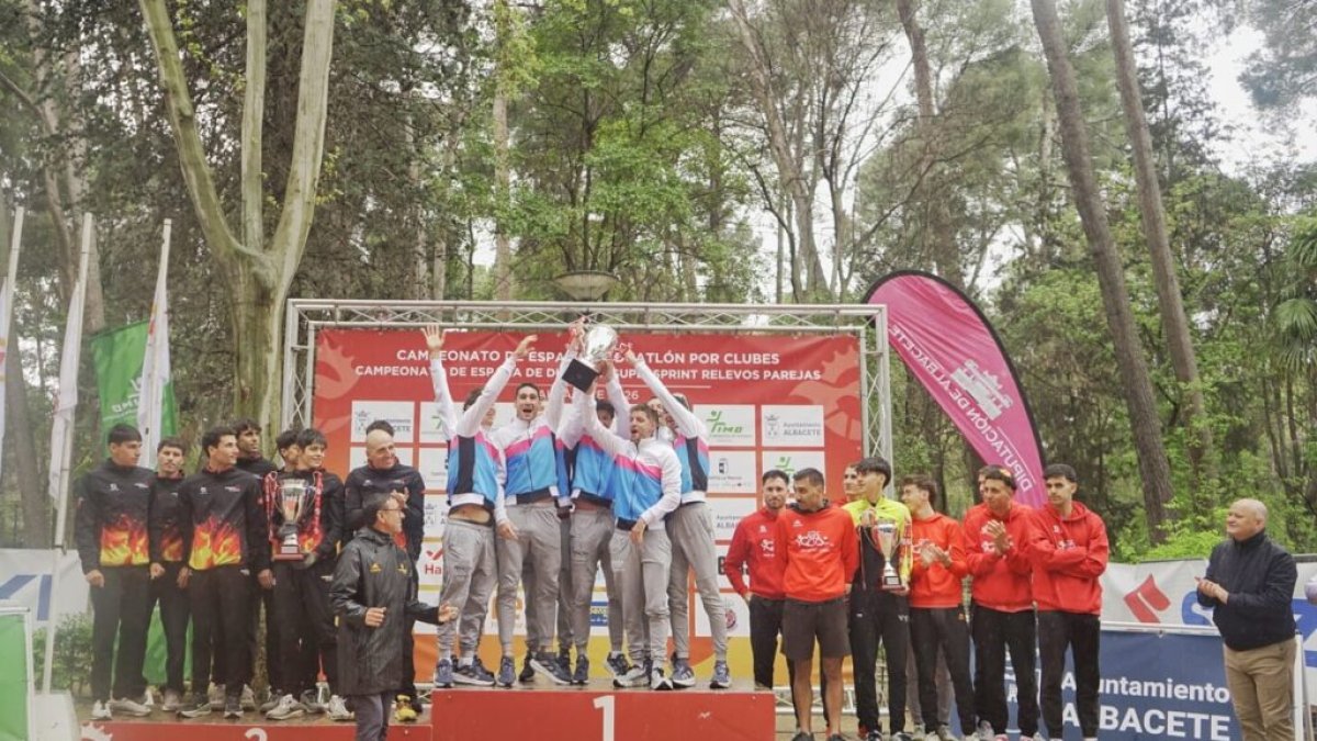 El club soriano en el pódium de la Liga Nacional de Duatlón tras la celebración de las últimas pruebas celebradas en Albacete.