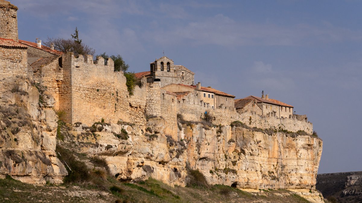 Vista del pueblo medieval de Rello, Soria