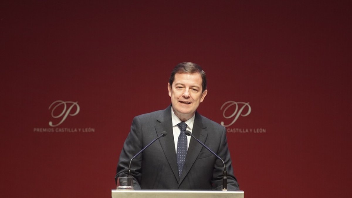 Alfonso Fernández Mañueco, en un momento de su intervención en la ceremonia.