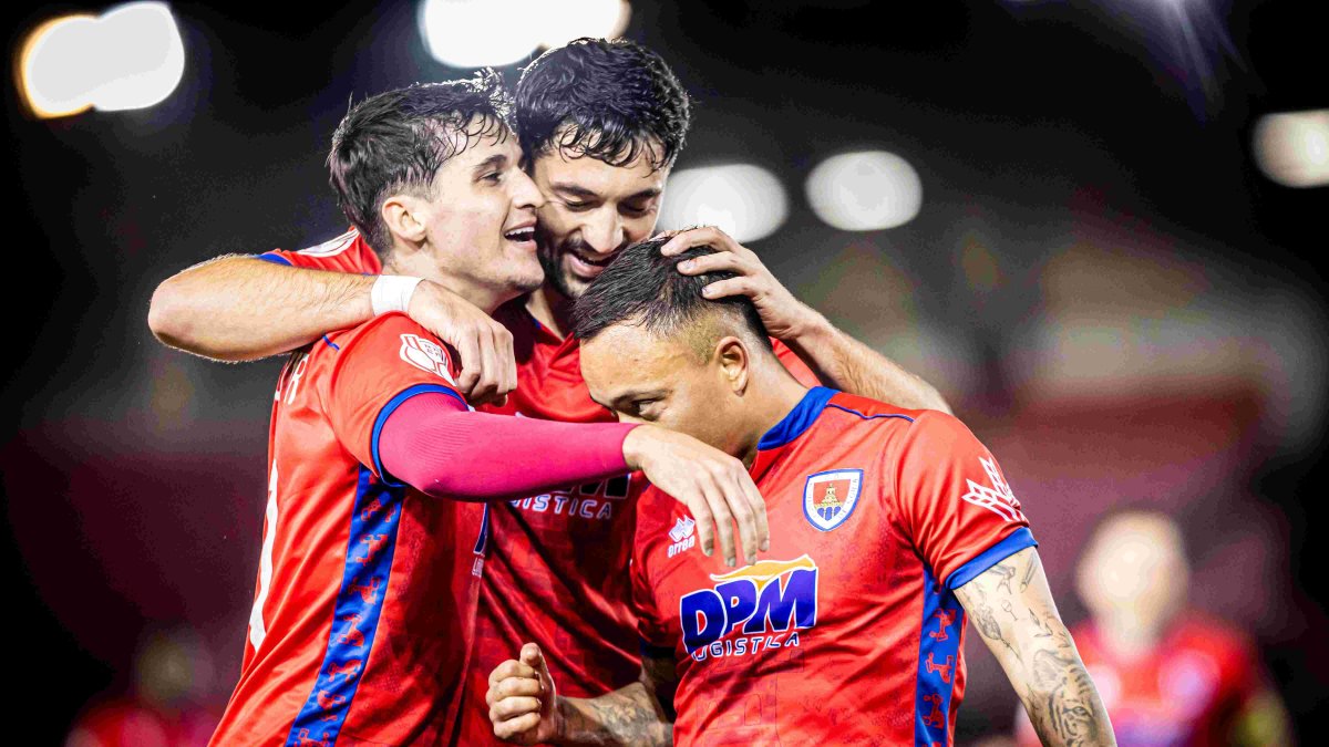 Héctor Peña, Jony y Juancho celebran uno de los goles del Numancia en la presente temporada