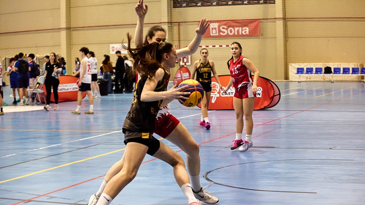 Más de 100 partidos de baloncesto fueron los disputados en el San Andrés