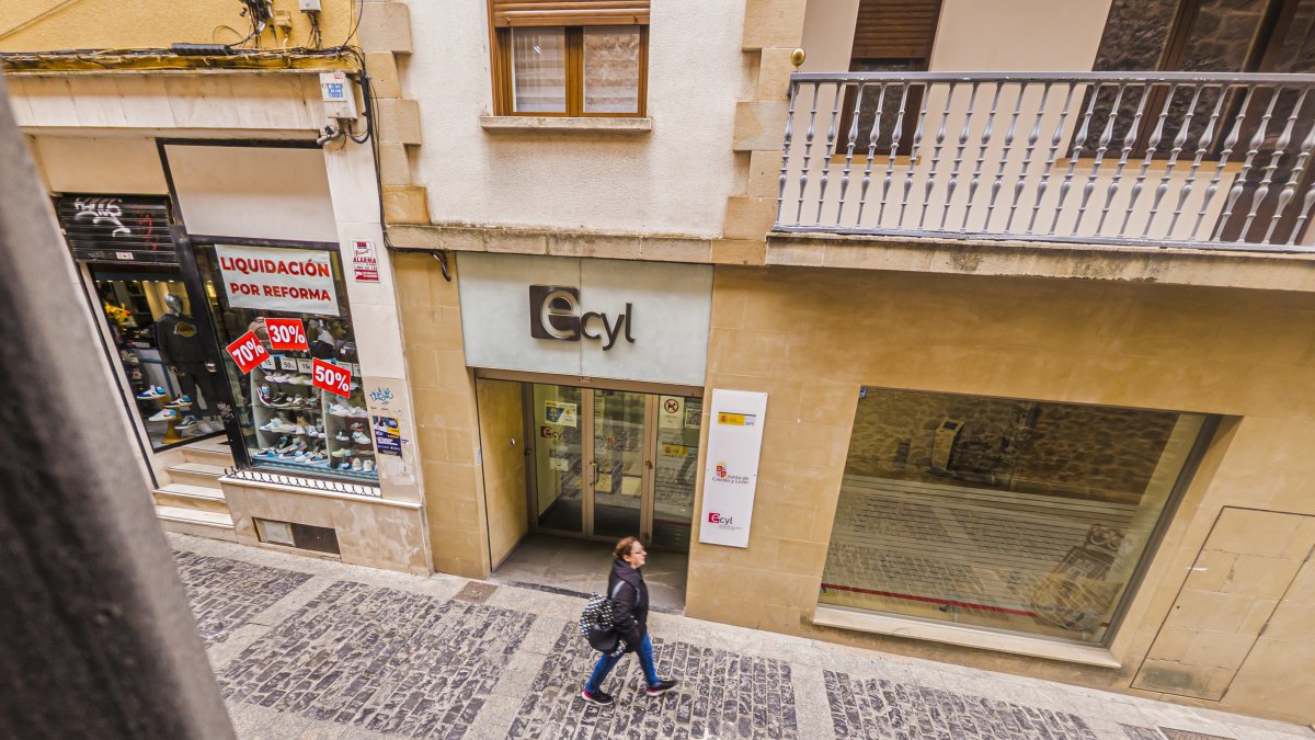 El 48% de los parados supera los 45 años.
