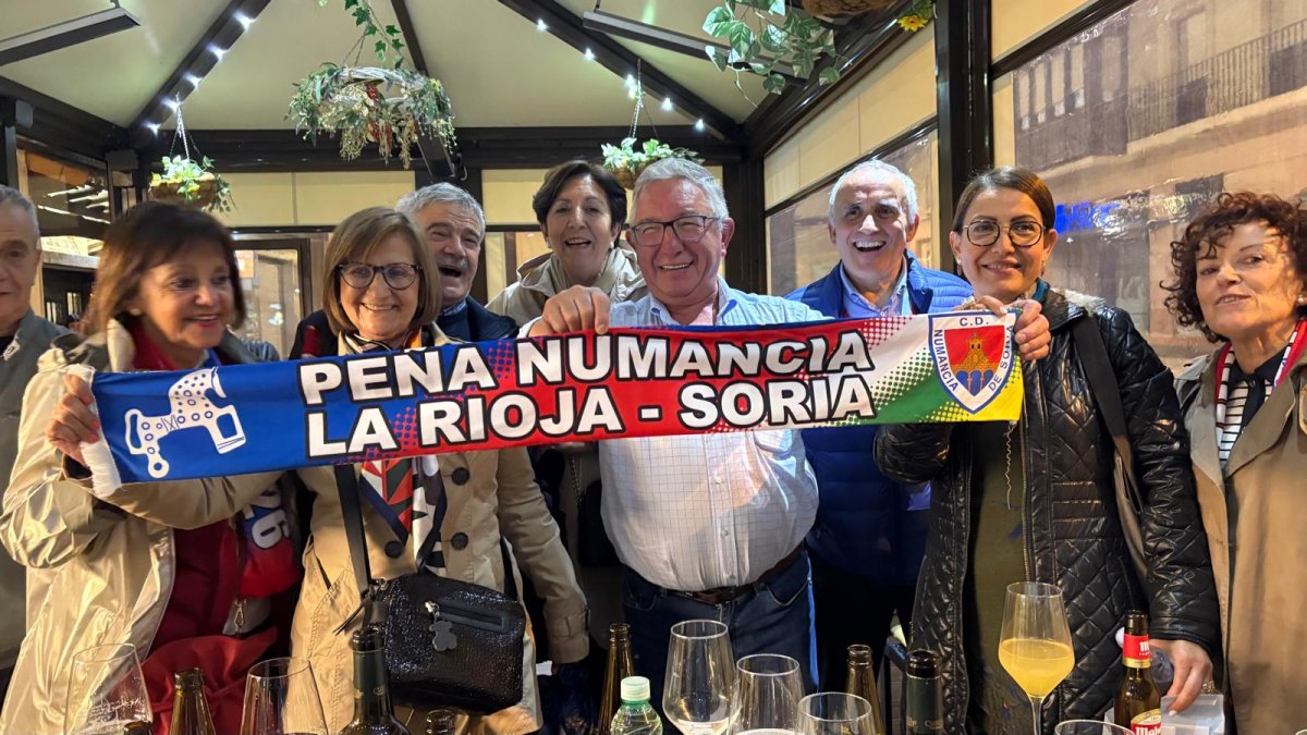 El club y la afición rinden homenaje a una agrupación histórica.