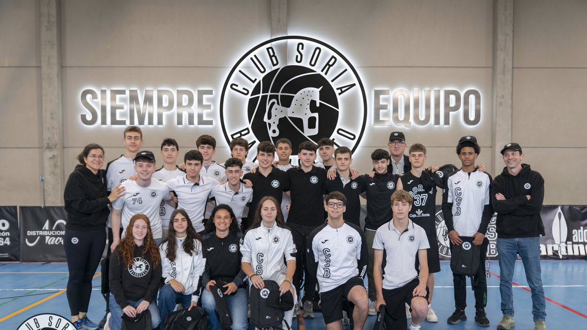 Los canteranos del CSB fueron homenajeados al coincidir con el fin de la competición.