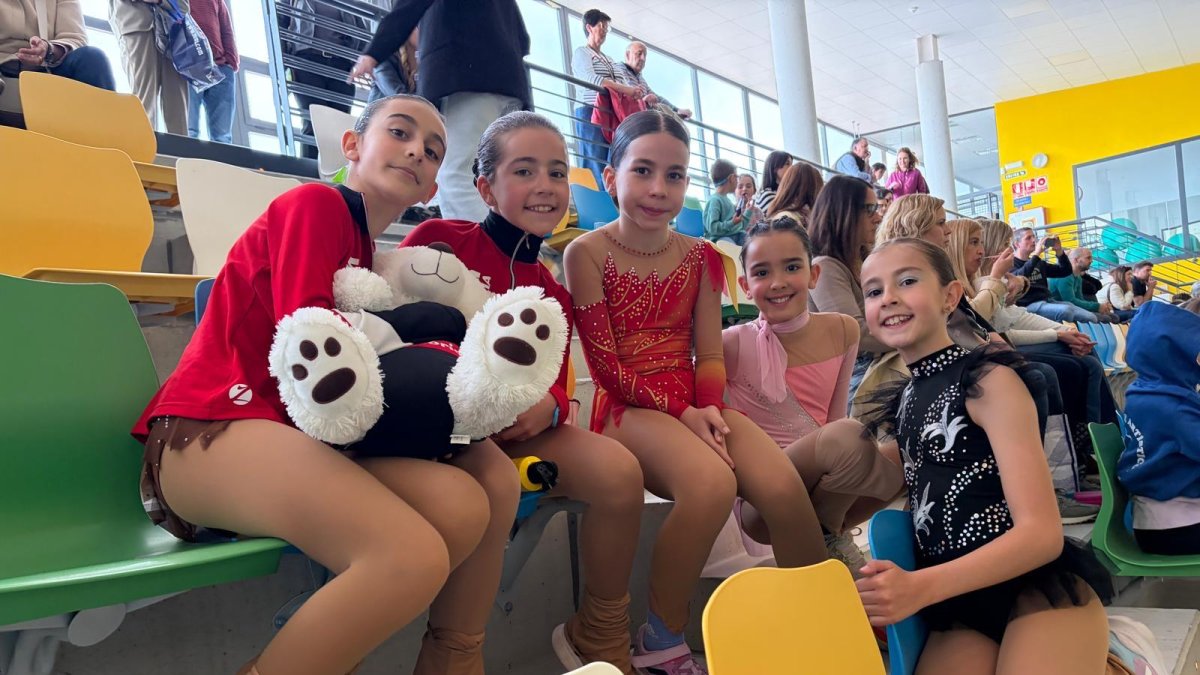 Representantes del Club Patín Soria durante su participación en Pamplona.
