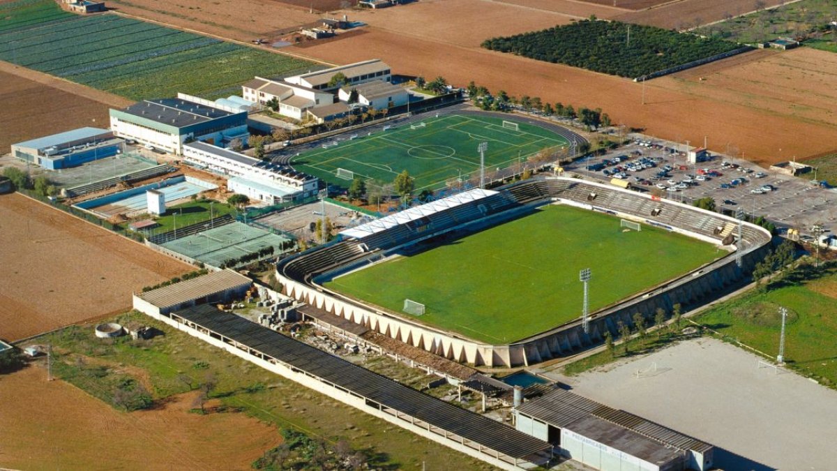 Imagen área del Municipal de Sa Pobla con capacidad para 8.000 aficionados.