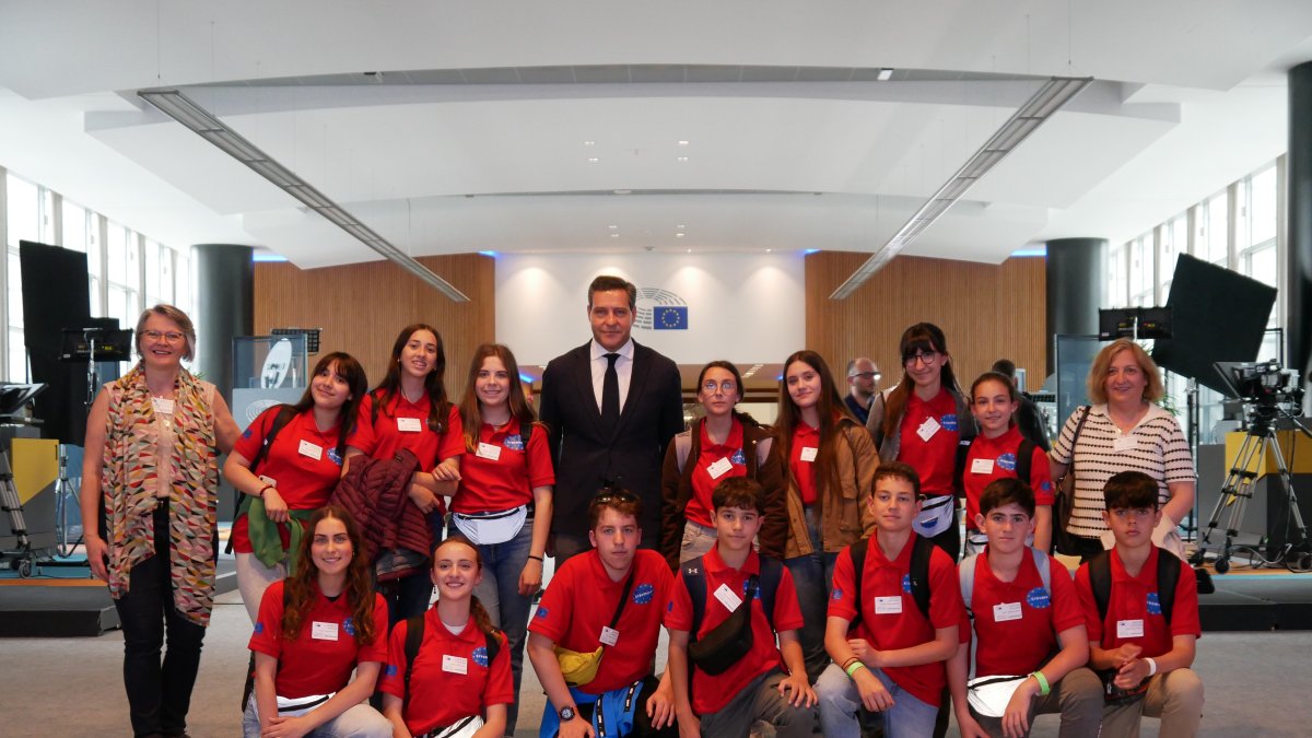 De la Hoz con los estudiantes sorianos.