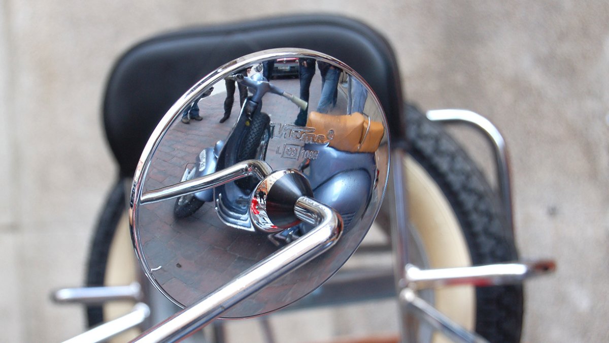 La Vespa, un inconfundible icono de Italia fabricado en España desde 1953.