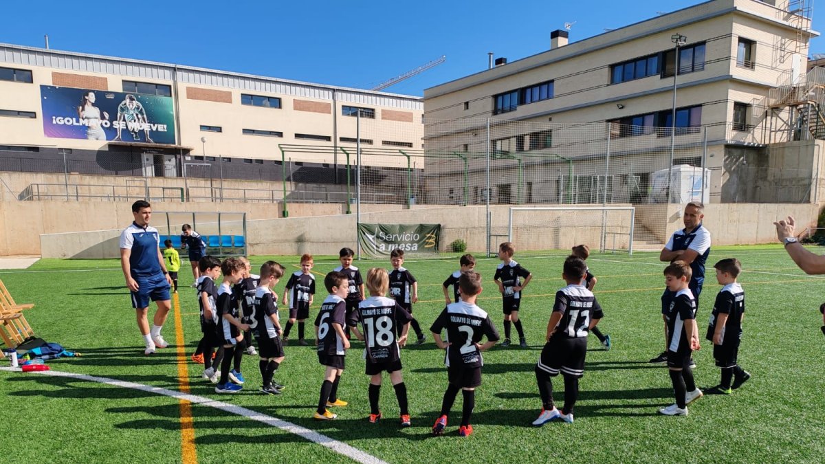Niños del club balaguero durante unos entrenamientos.
