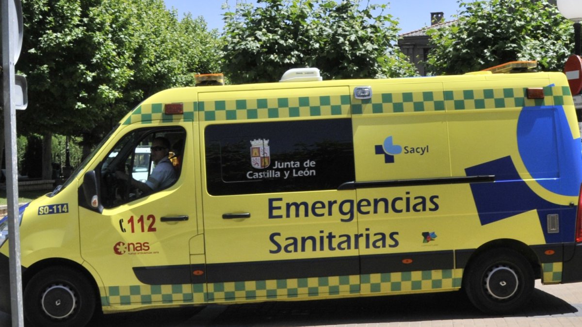 Ambulancia del Sacyl en una imagen de archivo.