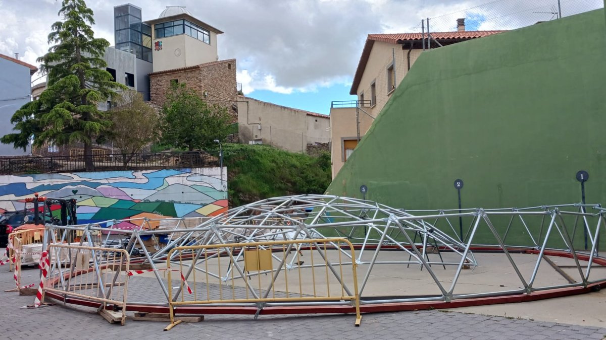 La cúpula del planetario de Borobia se instalará en unos días.