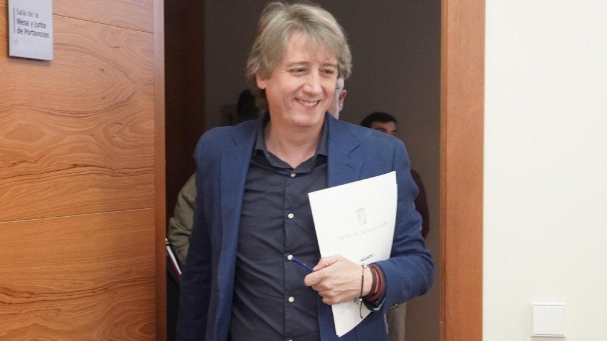 Carlos Martínez como portavoz del Grupo Parlamentario Socialista en las Cortes, en una imagen de archivo.