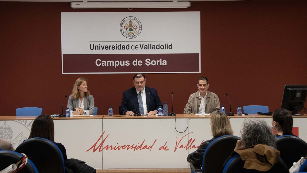 Presentación del Día Internacional de la Enfermería en el Campus Universitario.