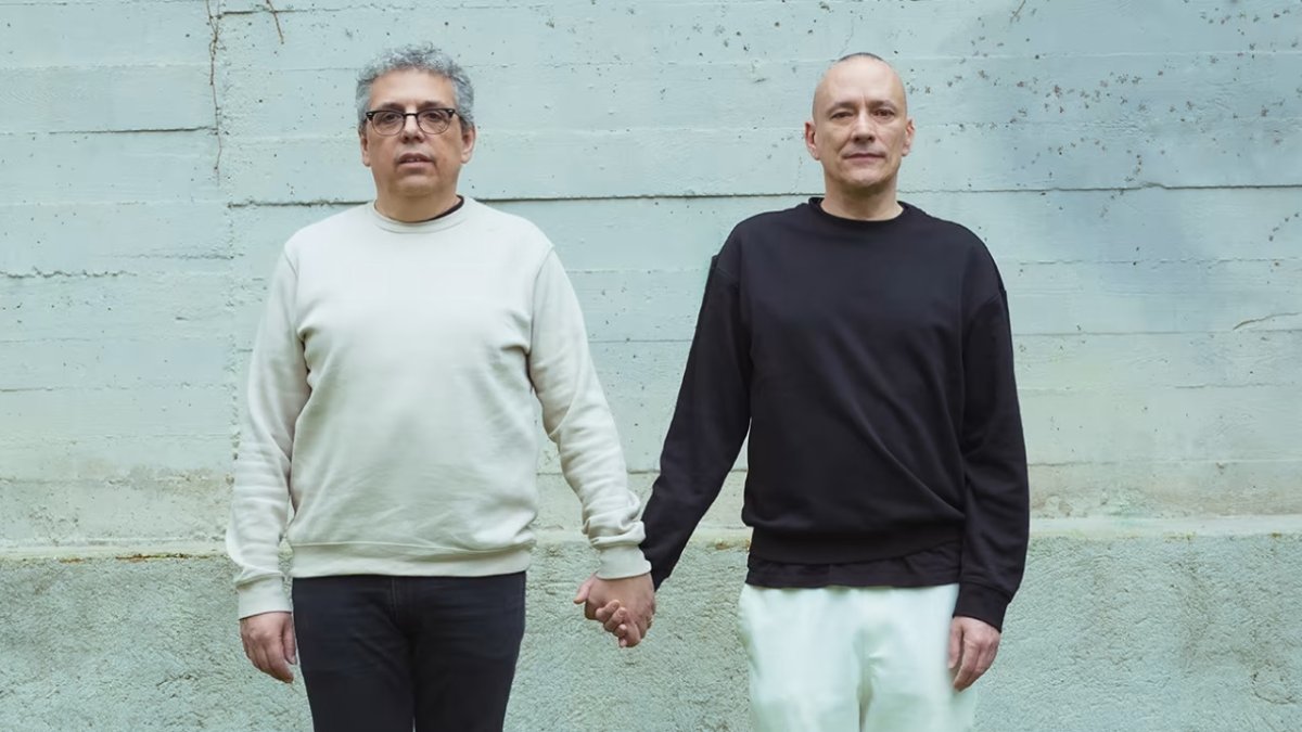 Pedro Guerra, a la izquierda, y Javier Álvarez, a la derecha.