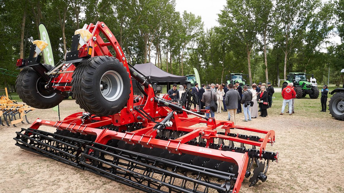 La feria regresa a La Arboleda con la habitual presencia del campo pero también de alimentación, motor o artesanía.