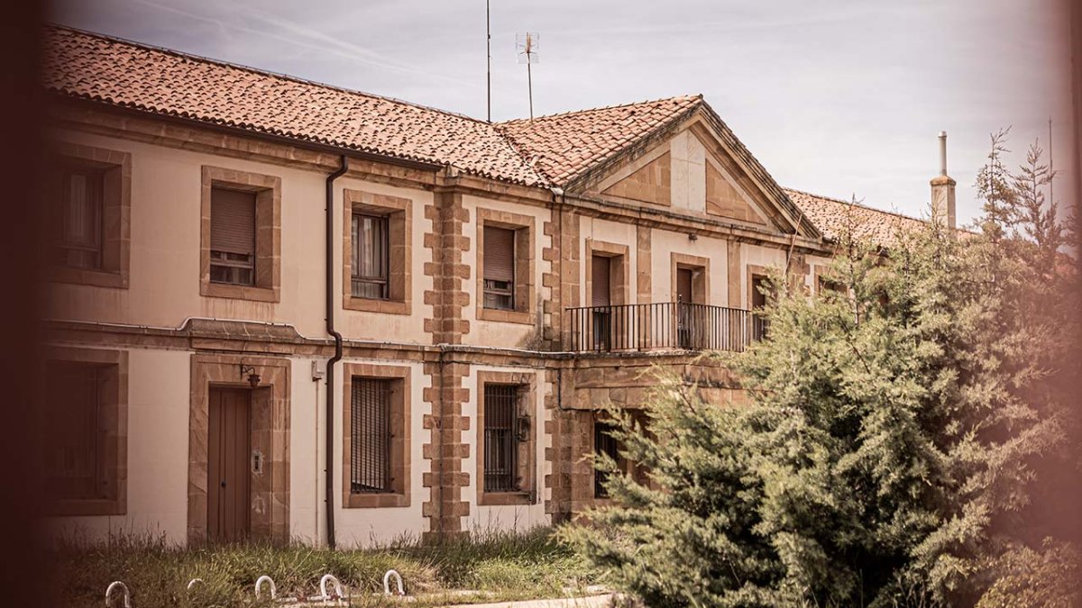 Edificio administrativo de la antigua cárcel de Soria.