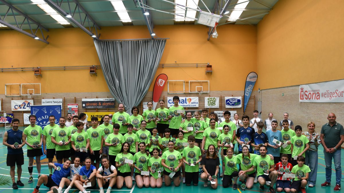 Ganadores del XXII Torneo Popular de Bádminton.