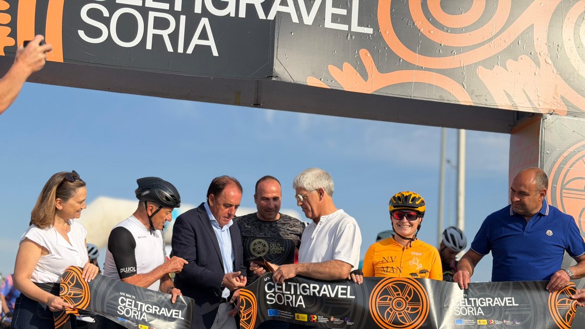Momento de la inauguración de la primera cita de Celtigravel.