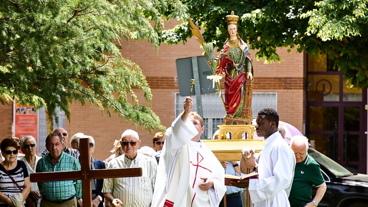 Tradicional bendición de los campos este domingo en la ermita de Santa Bárbara.