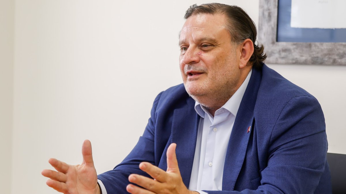 Ruiz Zapatero, vicerrector en funciones.
