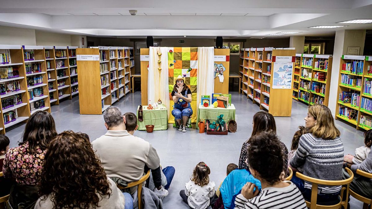 Una actividad cultural en la Biblioteca Pública de Soria