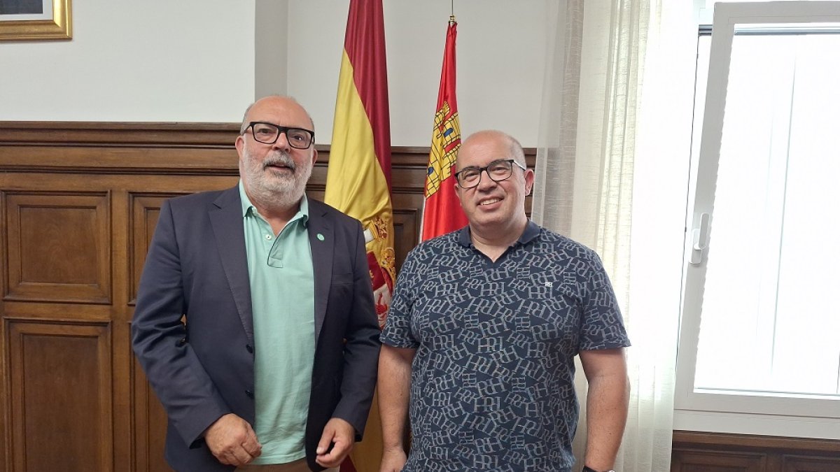 Miguel Latorra, subdelegado del Gobierno en Soria, y Luis Cano, director del CEDER de Lubia.