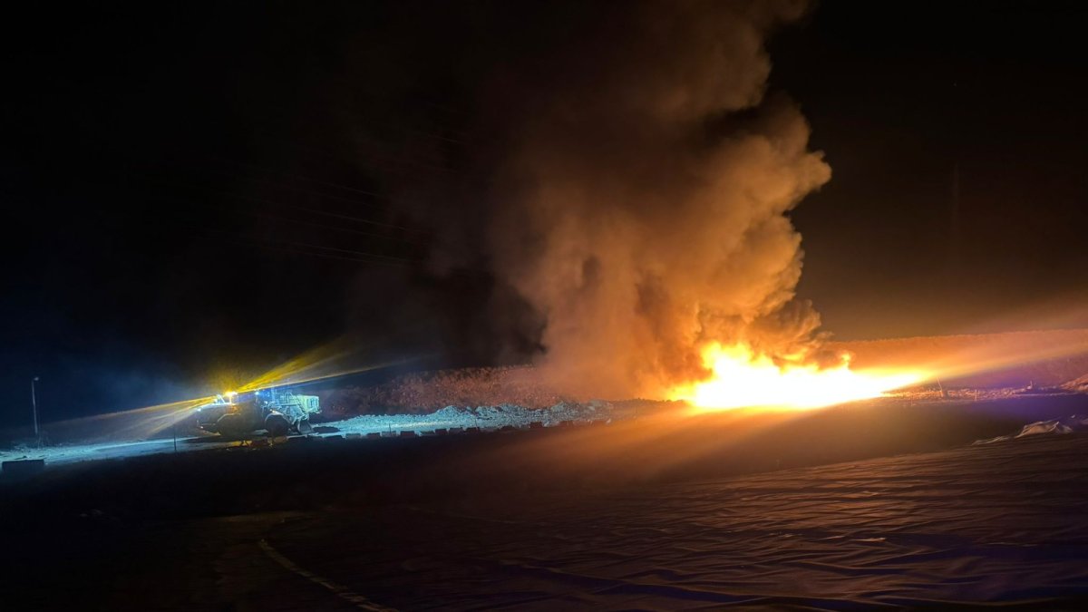 Incendio nocturno en el vertedero de Golmayo.