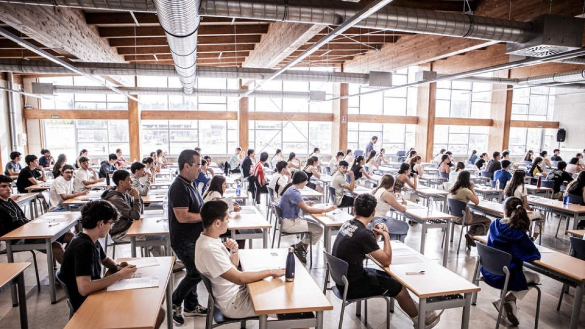 Los alumnos del Campus de Soria durante la prueba de la PAU.